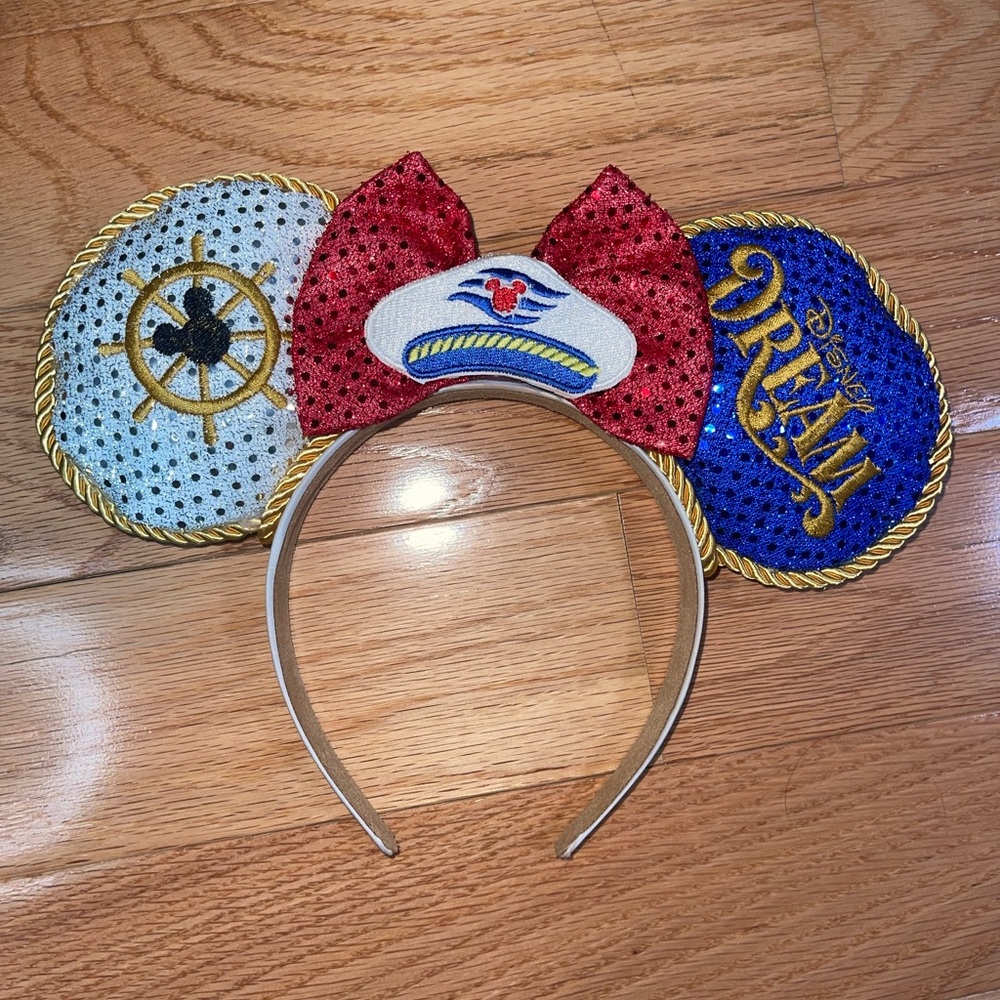 Disney Dream Minnie Mouse adult sized ears